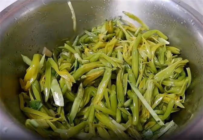 黃花菜最好吃的做法,涼拌黃花菜,清新爽口,不用擔心黃花菜涼了