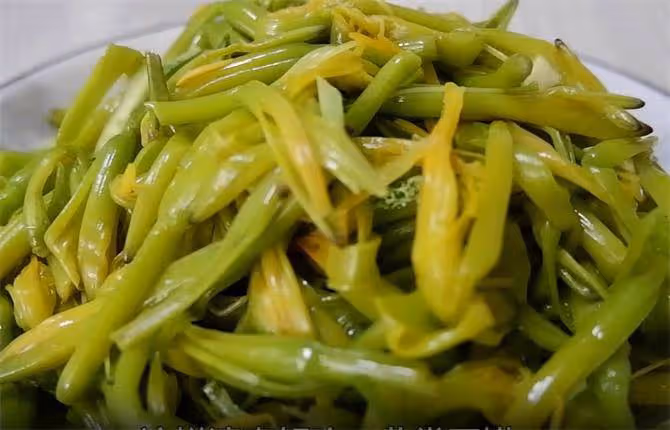 黃花菜最好吃的做法,涼拌黃花菜,清新爽口,不用擔心黃花菜涼了