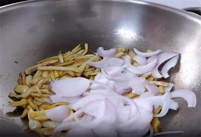 蔥爆杏鮑菇家常做法,掌握一個竅門,杏鮑菇香辣好吃,簡單又美味