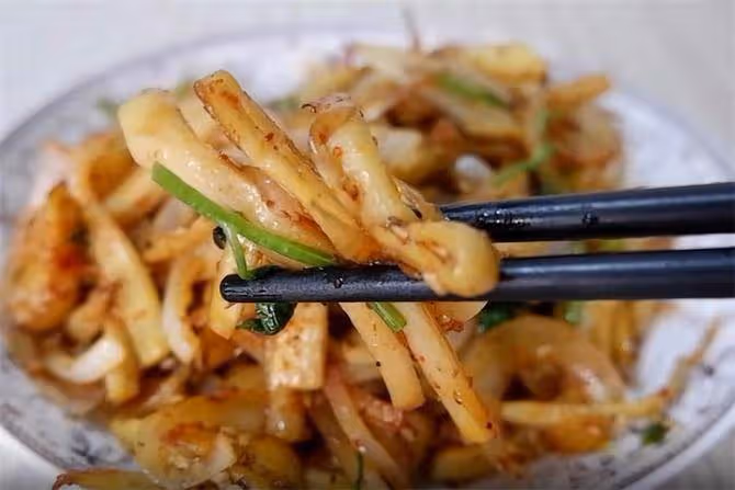 蔥爆杏鮑菇家常做法,掌握一個竅門,杏鮑菇香辣好吃,簡單又美味