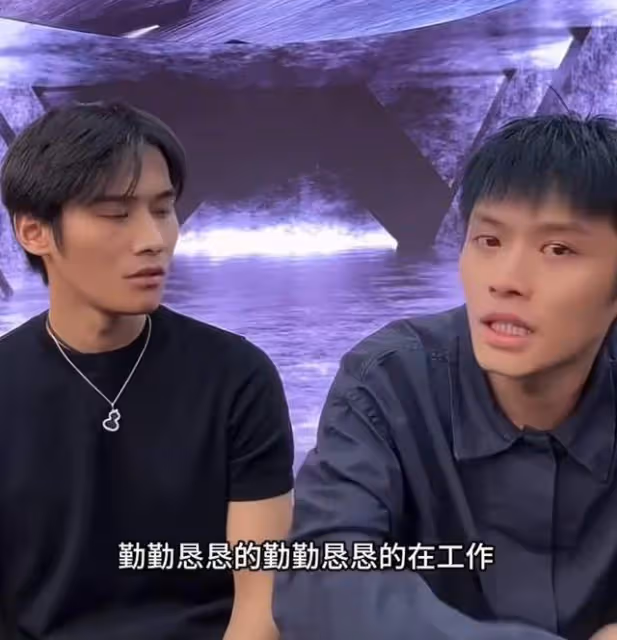 小楊哥不敢回應沫沫去向,哭求別網暴,辛巴怒懟無賴只會裝可憐