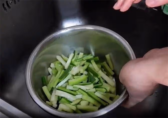 值得收藏的蘿蔔小菜,香辣過癮,清脆爽口,做好一份可以存放一周