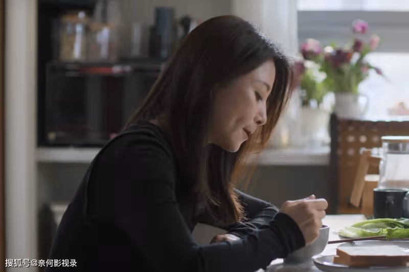 《凡人歌》大結局:給前同事當月嫂,遭遇性騷擾,靠滷煮發家