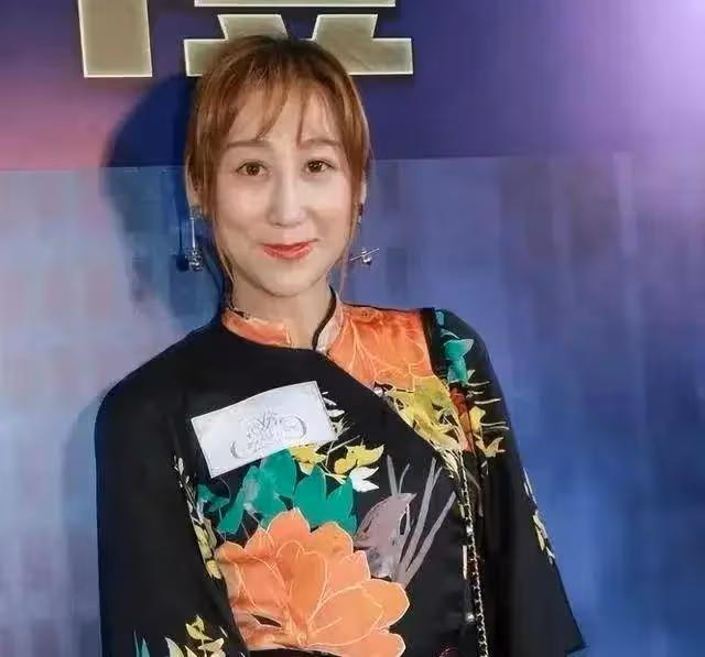 陳浩民老婆蔣麗莎近照讓人認不出，對比之前差別很大，網紅感十足