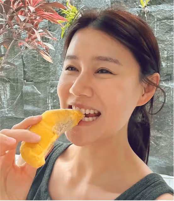 TVB知名花旦內地被偶遇,網友驚嘆孕味很濃,被猜測回老家養胎