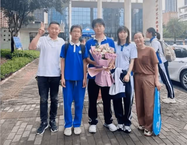 孫海洋上熱搜長達3個月,賺錢的同時攤上事,女兒孫悅學識遭質疑