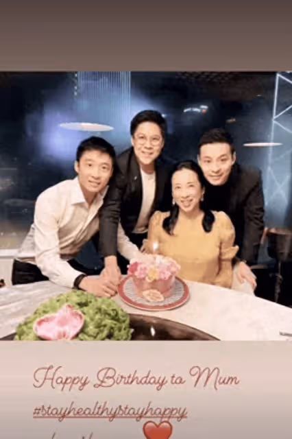 霍啟剛三兄弟陪母親過生日,朱玲玲身穿薄紗裙,看上去比兒媳還美