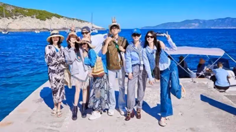 44歲陳好現身首都,穿搭隨性顯邋遢,網友驚呼:萬人迷怎變這樣