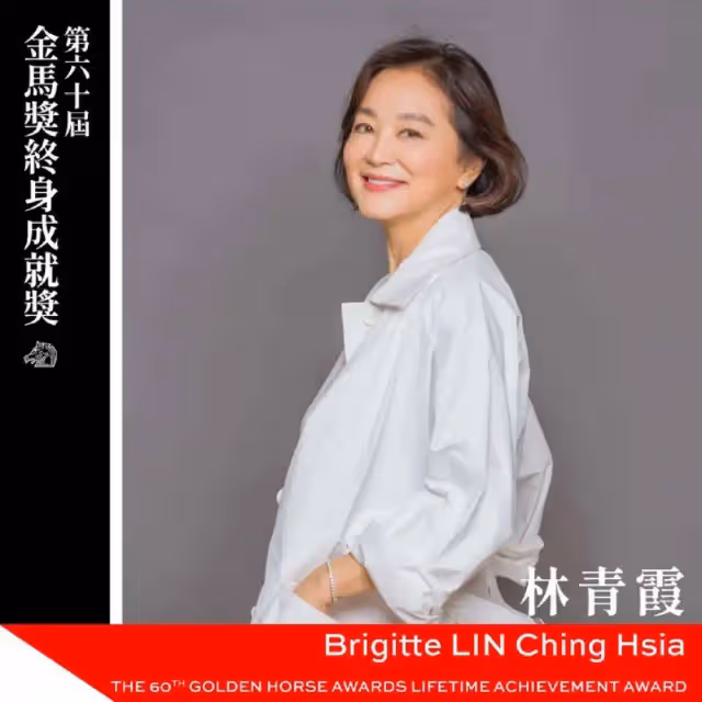 林青霞乘私人飛機炫富,穿風衣+牛仔褲+馬丁靴,69歲美出新高度