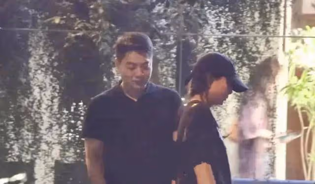 45歲殷桃新男友曝光:重慶某骨科醫院醫生,43歲離異帶10歲女兒