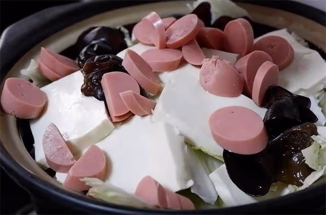 簡單好吃的白菜豆腐煲,不放油省步驟,一口砂鍋搞定,吃著也不錯