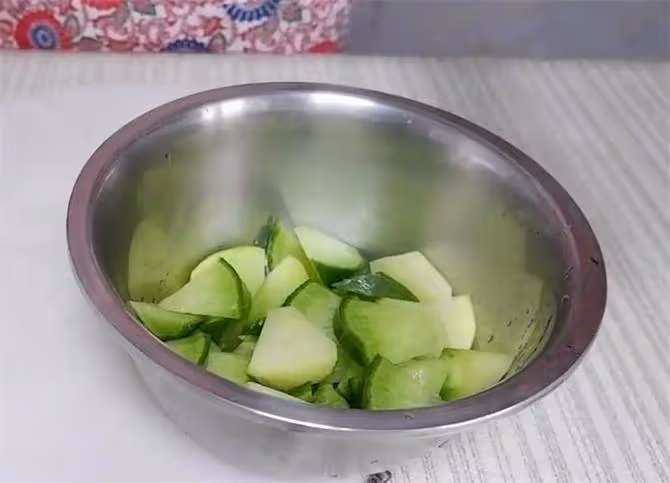 蘿蔔帶皮吃才過癮,學會這道涼拌蘿蔔,清脆爽口,開胃解膩