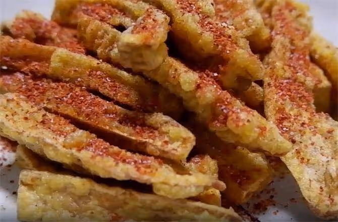 杏鮑菇這樣做,咸香微辣,外酥里嫩,比炒著吃過癮,先收藏起來