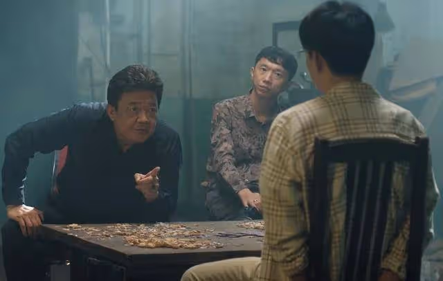 《雪迷宮》秦義金蟬脫殼，他至死不知，文質彬彬的毒品專家竟是臥底