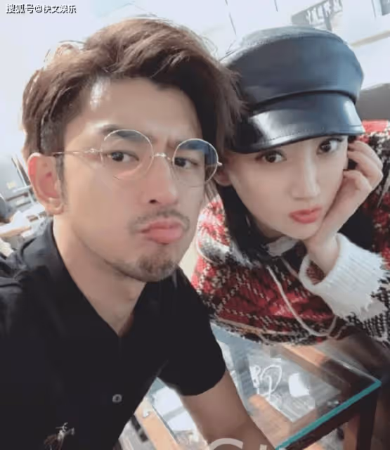 陳柏霖與陳庭萱音樂會浪漫同框!情侶裝默契滿分,真愛竟如此甜蜜