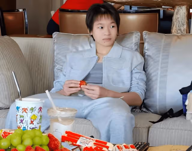 全紅嬋戴勞力士登熱搜第一?給媽媽買蘋果給爸爸買名酒,有毛病嗎
