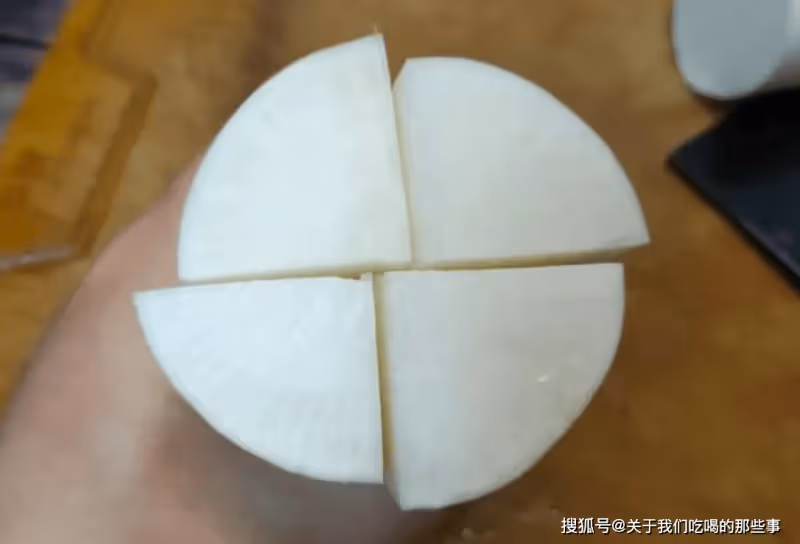 腌蘿蔔怎麼做才好吃?教您詳細做法,簡單易學,酸甜微辣嘎嘣脆