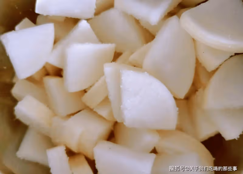 腌蘿蔔怎麼做才好吃?教您詳細做法,簡單易學,酸甜微辣嘎嘣脆