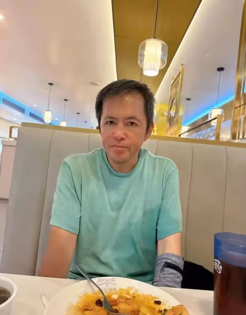 流浪博士孫衛東近照曝光,狀態越來越好,和女子態度親密被傳戀情