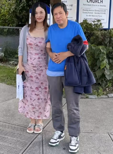 流浪博士孫衛東近照曝光，狀態越來越好，和女子態度親密被傳戀情