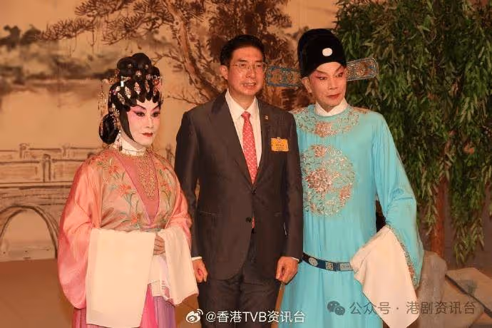 TVB港姐冠軍傳「父女戀」後首露面!否認曾到對方豪宅