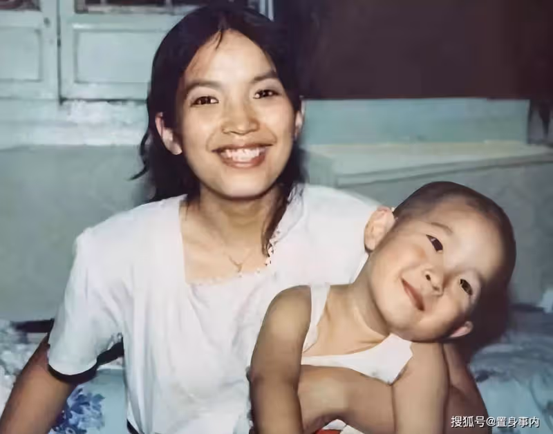 霍凡:被丈夫張豐毅寵溺,結婚29年無兒女,用愛溫暖了繼子