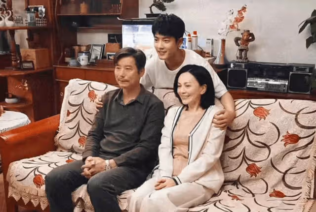 王琳又夸肖戰了?老藝術家蓋章:敬業不喊累,小鮮肉里的佼佼者