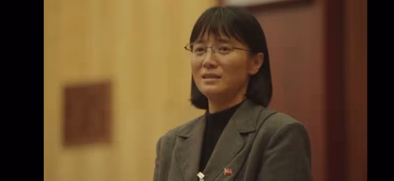 不扮嫩、不打針、不抗拒扮丑,宋佳的清醒給內娛上了一課