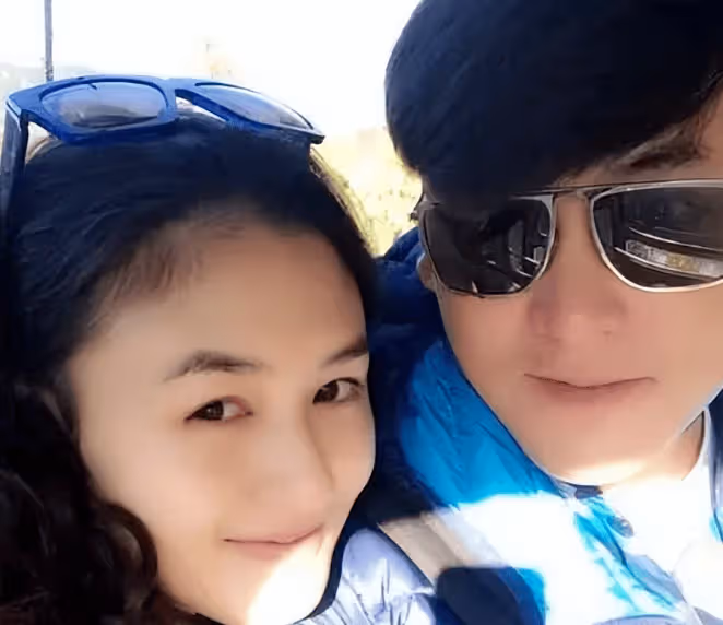他是國家一級演員,被父母逼婚逼生,40歲娶小嬌妻,41歲老來得子