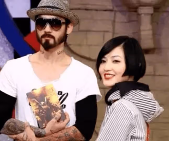 14歲爆火20歲登上春晚,為愛割掉子宮的她,如今不婚不育,後悔了嗎?