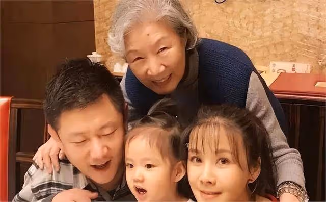 呂中:嫁給了「鎮元大仙」,兒子名導兒媳影后,女兒是她最大驕傲