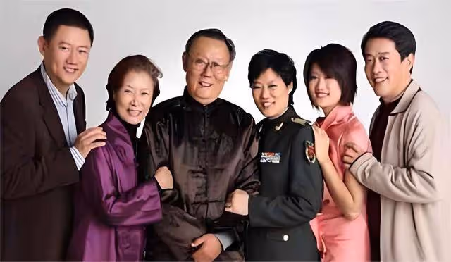 呂中:嫁給了「鎮元大仙」,兒子名導兒媳影后,女兒是她最大驕傲