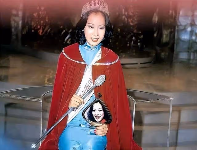 拋棄霍震霆,二婚當日丈夫給她幾十億,富豪收割機朱玲玲現形記