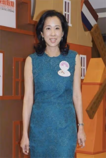 拋棄霍震霆,二婚當日丈夫給她幾十億,富豪收割機朱玲玲現形記