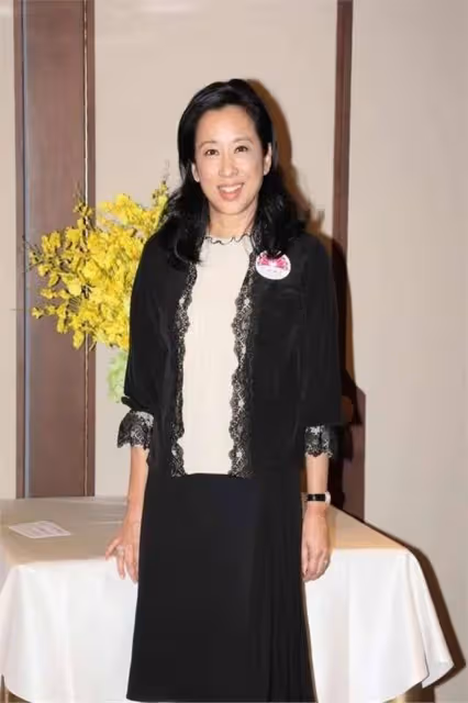 拋棄霍震霆,二婚當日丈夫給她幾十億,富豪收割機朱玲玲現形記