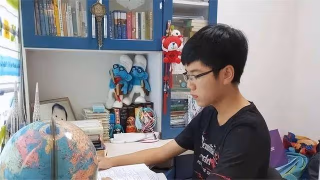 高一讓北大承諾降200分錄取，高二直接保送，這個少年有什麼能力