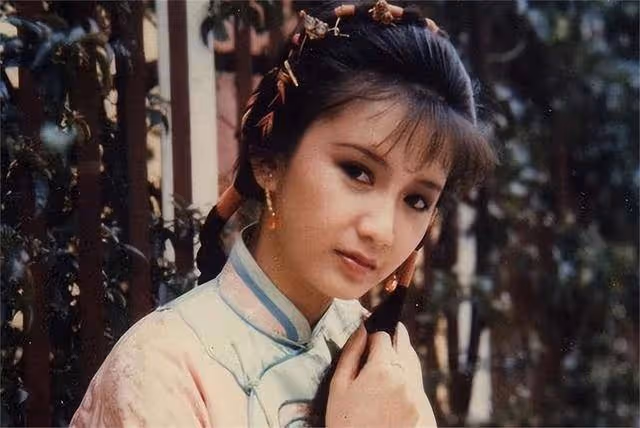 曾華倩:和富豪老公離婚後,10年辛苦付出把兒子培養成了游泳名將