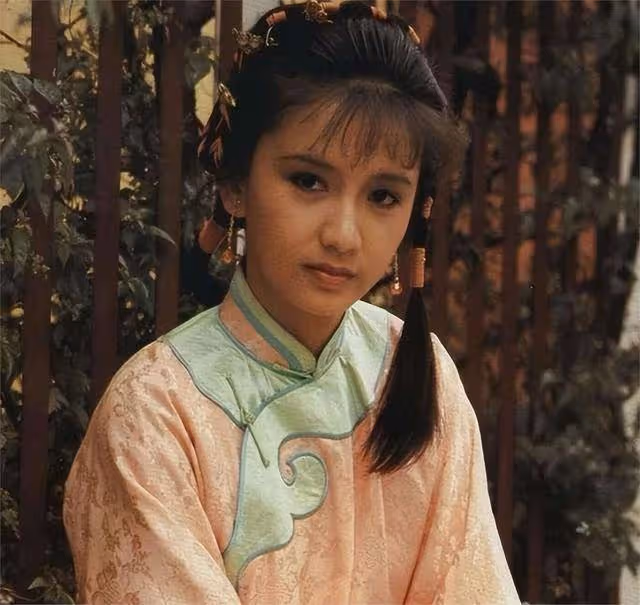 曾華倩:和富豪老公離婚後,10年辛苦付出把兒子培養成了游泳名將