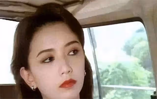 曾華倩:和富豪老公離婚後,10年辛苦付出把兒子培養成了游泳名將