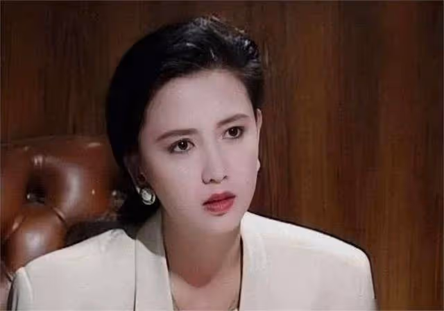 曾華倩:和富豪老公離婚後,10年辛苦付出把兒子培養成了游泳名將
