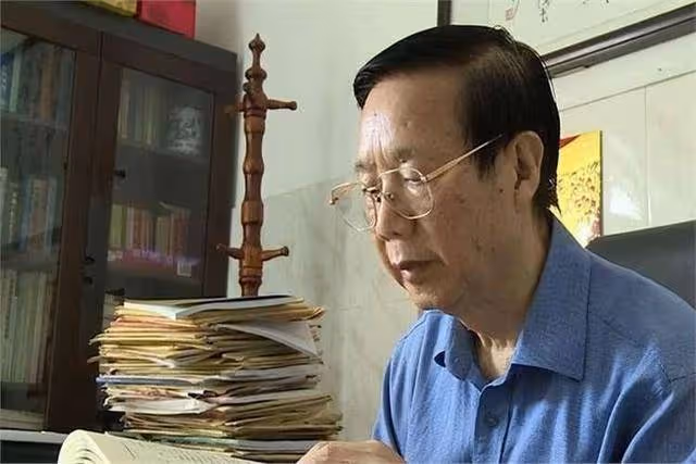 他是中醫傳承人,專收醫院不收的癌症患者,編撰《腫瘤治療大全》