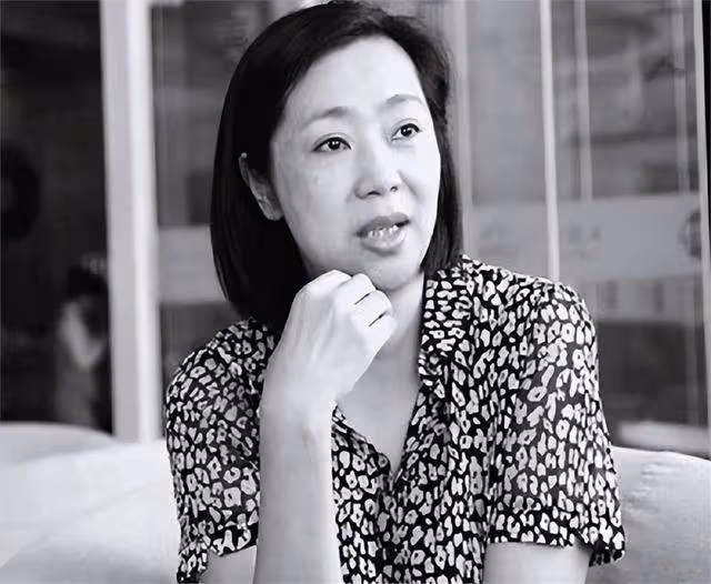 她是女排唯一的五冠王,退役下海經商身家上億,女兒是清華博士