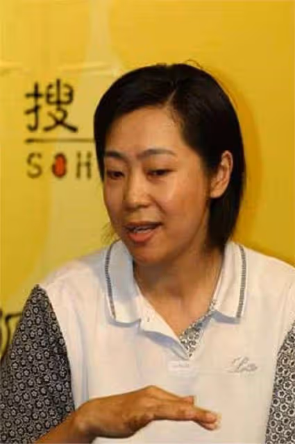 她是女排唯一的五冠王,退役下海經商身家上億,女兒是清華博士