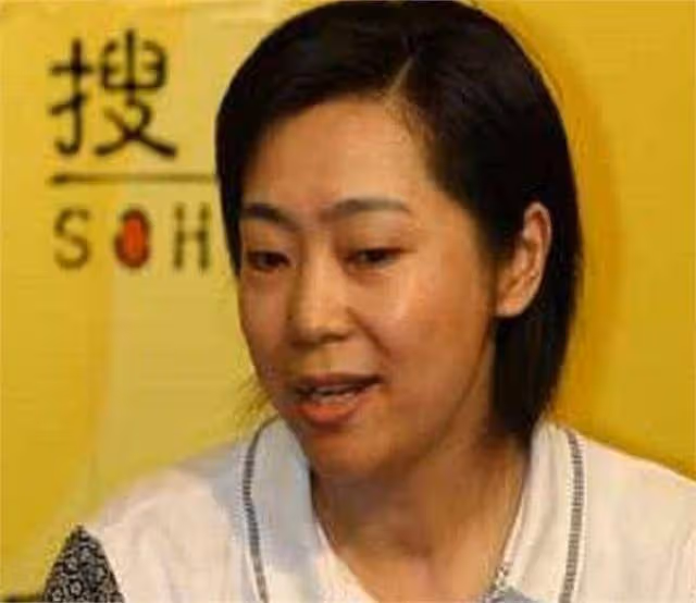 她是女排唯一的五冠王,退役下海經商身家上億,女兒是清華博士