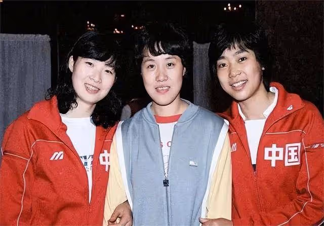 她是女排唯一的五冠王,退役下海經商身家上億,女兒是清華博士