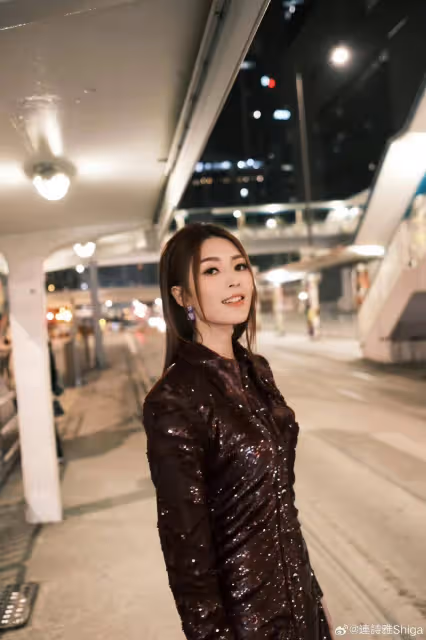知名港女星為母親慶祝76歲生日!壽星駐顏有術,三代同堂太溫馨