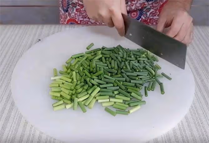 家常下飯菜蒜苔土豆塊,簡單易做,拌飯吃特別給力,靠譜懶人做法