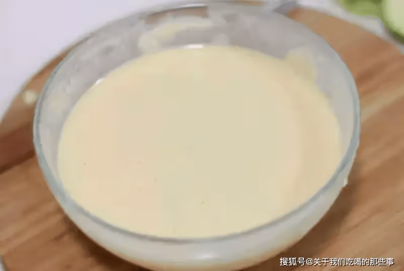 炸酥肉調麵糊,記得用這4樣食材混合,外酥里嫩,放涼了也好吃
