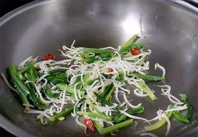 魔芋絲新做法,做好後麻辣鮮香,吃著過癮,一次一大碗,真給力