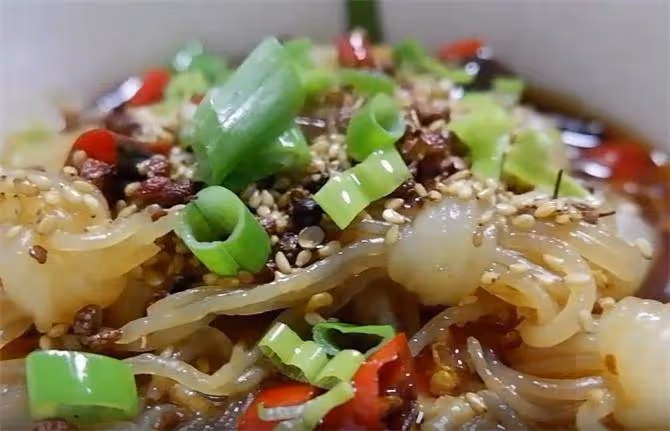 魔芋絲新做法,做好後麻辣鮮香,吃著過癮,一次一大碗,真給力